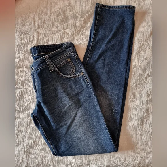 Calvin Klein blue jeans low rise, straight leg, size 8, unique back pockets - Picture 3 of 16